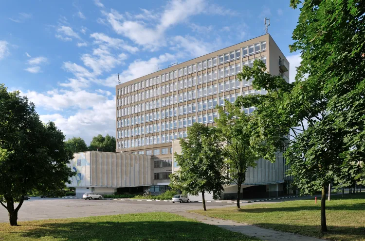 Budynek Wydziału Oceanotechniki i Okrętownictwa powstał w 1978 r. Niedługo zyska nową elewację.
