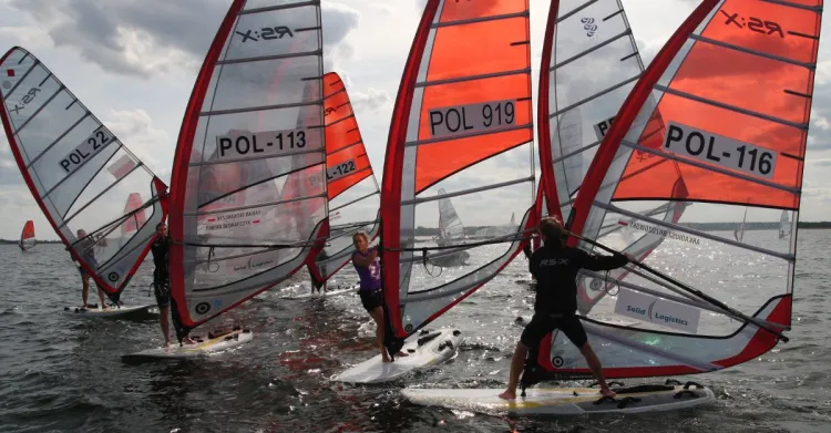 Górki Zachodnie stają się coraz modniejszym miejscem  dla żeglarzy. Po mistrzostwach Polski w windsurfingu juniorów, do Gdańska przyjechali specjaliści pięciu klas olimpijskich. 
