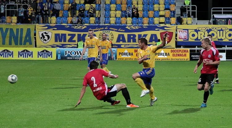 W I lidze Arka wygrała z Olimpią 3:1, a wynik spotkania został otwarty po kapitalnym rajdzie lewą stronę Bartłomieja Niedzieli (na zdjęciu).