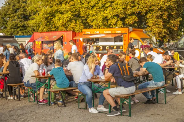 Festiwal Smaków Food Trucków pod hasłem "Zapuść żurawia na stocznię" organizuje w Doku Cesarskim wydarzenie, na którym poza kulinariami, znaleźć będzie można wiele innych atrakcji. 