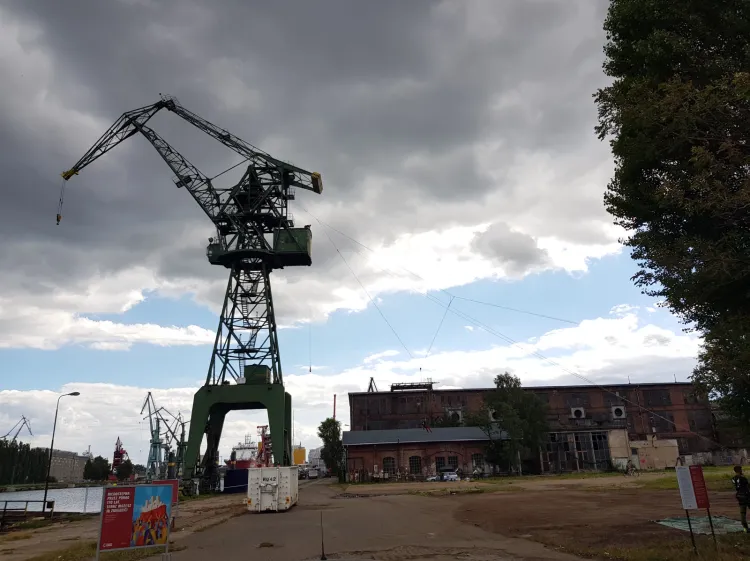 Dream Jump to nie skoki na bungee. Różnią się tym, że hamowanie po skoku odbywa się w bok.