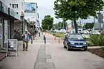 Słupki na chodniku uniemożliwiające wjazd samochodów przy ul. Morskiej w Gdyni pojawiły się w tym tygodniu.