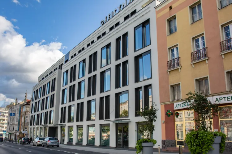 Biuro Sollers Consulting mieści się w nowym budynku, Officyna, w Gdańsku, gdzie firma wynajmuje około 1100 m kw. powierzchni.