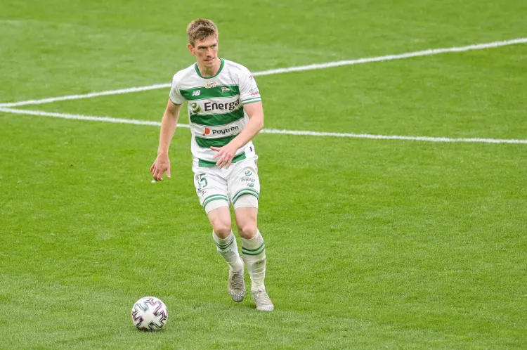 Michał Nalepa 2 lata temu był piłkarzem w Lechii niechcianym. Dziś obrońca jest najlepiej ocenianym przez naszych czytelników zawodnikiem biało-zielonych w sezonie 2019/20. Rozegrał w nim też najwięcej spotkań.