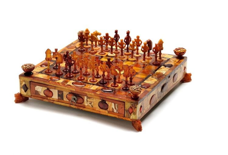 Bursztynowe szachy z ok. 1690 roku będzie można od przyszłego roku podziwiać w Muzeum Bursztynu w Wielkim Młynie.