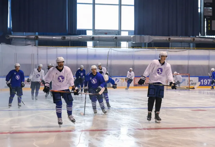 Hokeiści Stoczniowca Gdańsk zaliczyli pierwszy wyjazd na lód przed sezonem 2020/21.