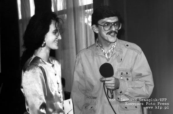 Kayah i dziennikarz Polskiego Radia 3 Marek Niedzwiecki, XXV Międzynarodowy Festiwal Piosenki w Sopocie, 1988 rok.