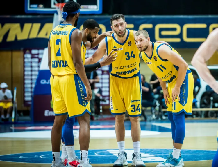 Koszykarze Asseco Arki Gdynia muszą poczekać z inauguracją sezonu w Energa Basket Lidze.