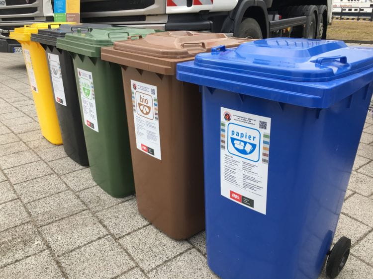 Segregowanie śmieci na pięć rodzajów jest w całej Polsce ustawowym obowiązkiem od początku tego roku. Mimo to wielu z nas nadal tego nie robi.