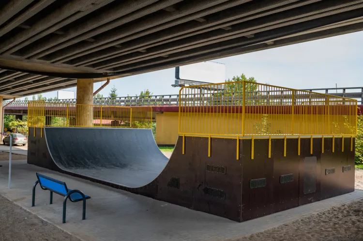 Skatepark pod estakadą Kwiatkowskiego jest już dostępny dla chętnych.