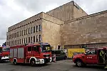 Wozy strażackie pojawiły się pod Teatrem Wybrzeże z powodu niegroźnego pożaru, który wybuchł podczas prac remontowych prowadzonych w piwnicach budynku.
