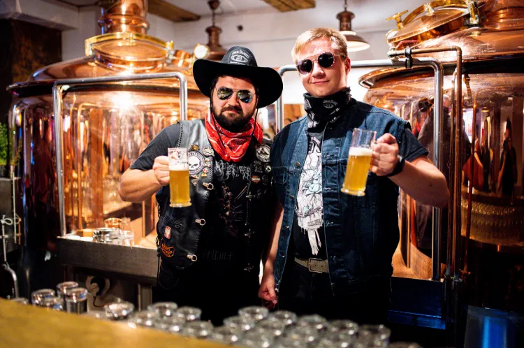 Specjalnie na tydzień amerykański, piwowarzy Bartosz Nowak i Emil Bugała uwarzyli piwo IPA.
