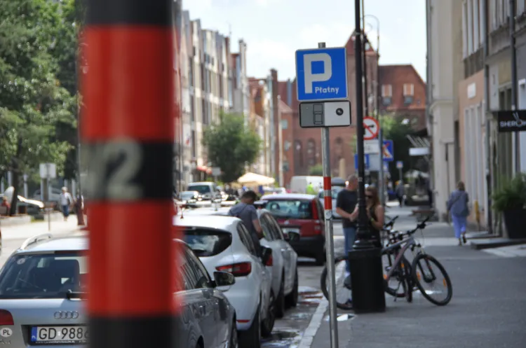 Urzędnicy chcą poluzowania niektórych zapisów w uchwale o utworzeniu w centrum Gdańska Śródmiejskiej Strefy Płatnego Parkowania. 