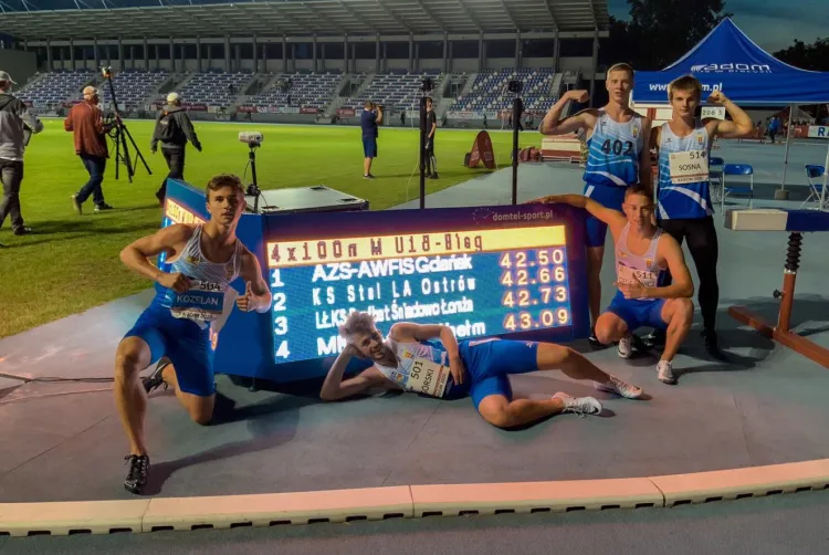 Sprinterzy AZS AWFiS Gdańsk zostali mistrzami Polski w sztafecie 4x100 metrów i pobili 40-letni rekord Pomorza 18-latków w tej konkurencji. 