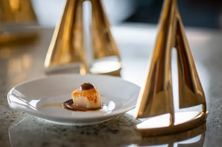 Jako amuse-bouche zaserwowano przegrzebki.