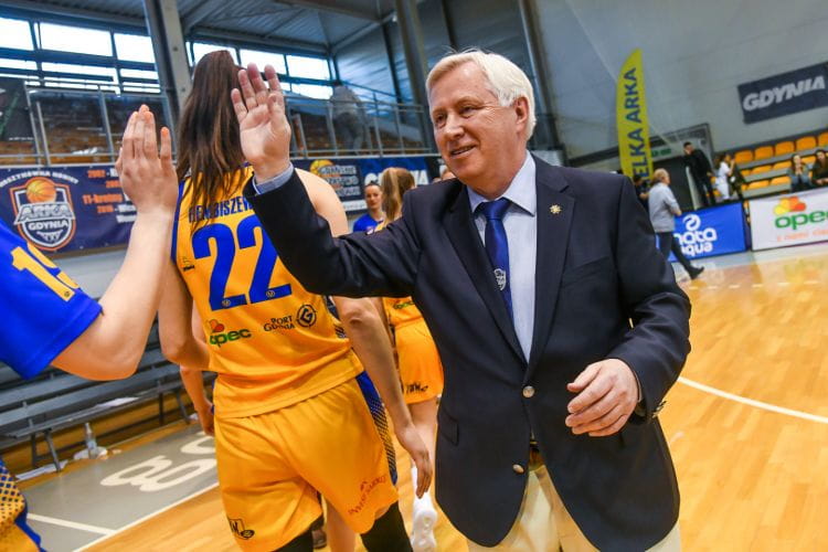 Prezes Bogusław Witkowski przyznaje, że widzi więcej plusów, niż minusów w kwestii dwóch zespołów koszykarek z Gdyni w Energa Basket Lidze Kobiet.