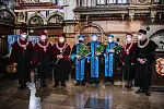 Uroczystość nadania tytułów doktora honoris causa pierwszych demokratycznie wybranych rektorów gdańskich uczelni.