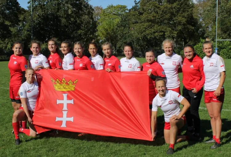 Rugbistki Biało-Zielone Ladies Gdańsk w reprezentacjach Polski seniorek i juniorek podczas meczów w niemieckim Heidelbergu. 