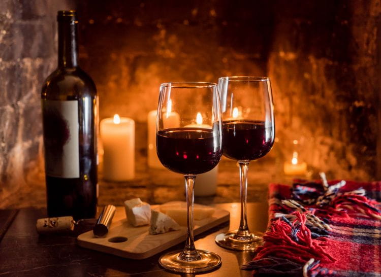 Jesienią dużą popularnością cieszą się czerwone wina.