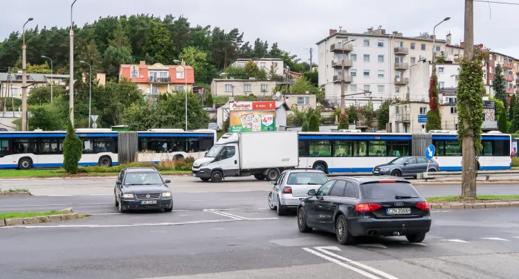 Skrzyżowanie ulic Spokojna i Wielkopolska. Zdaniem wielu mieszkańców to najniebezpieczniejsza krzyżówka w ciągu ul. Wielkopolskiej.