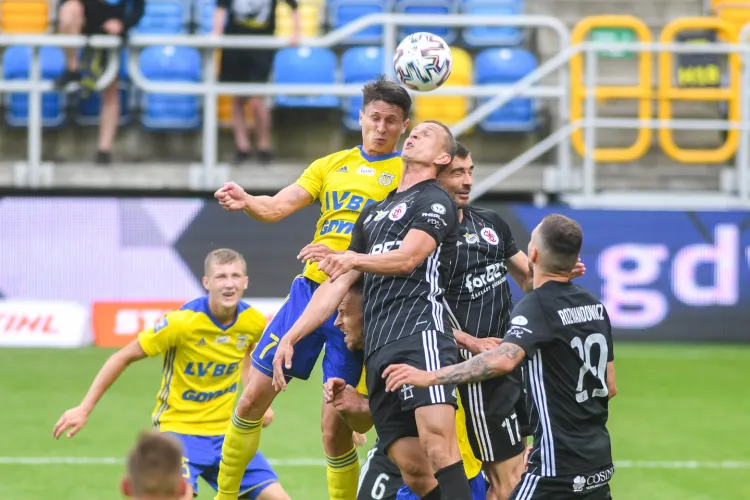 Arka Gdynia po raz ostatni grała z ŁKS Łódź 11 lipca tego roku i wygrała 3:2, strzelając wszystkie gole do przerwy.  