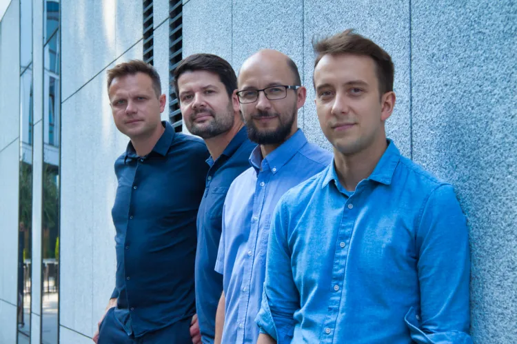 Firma OdbierzSpozywke rozwijana jest obecnie przez zespół czterech współwłaścicieli. Na zdjęciu od lewej: Bartosz Rożan, Sebastian Wróbel, Michał Uberman, Wojciech Bakłażec.

