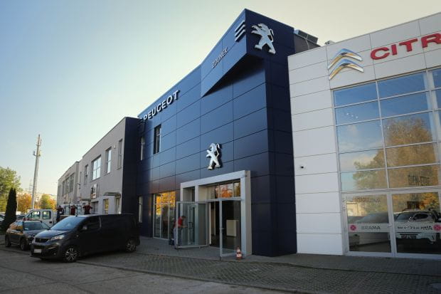 Nowy salon Peugeota w Gdańsku.