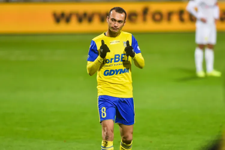 Marcus, który otworzył wynik meczu Arka Gdynia - Korona Kielce, awansował samodzielnie na trzecie miejsce w klasyfikacji najskuteczniejszych piłkarzy w historii klubu. Dla żółto-niebieskich strzelił 57. gola w oficjalnym meczu. 
