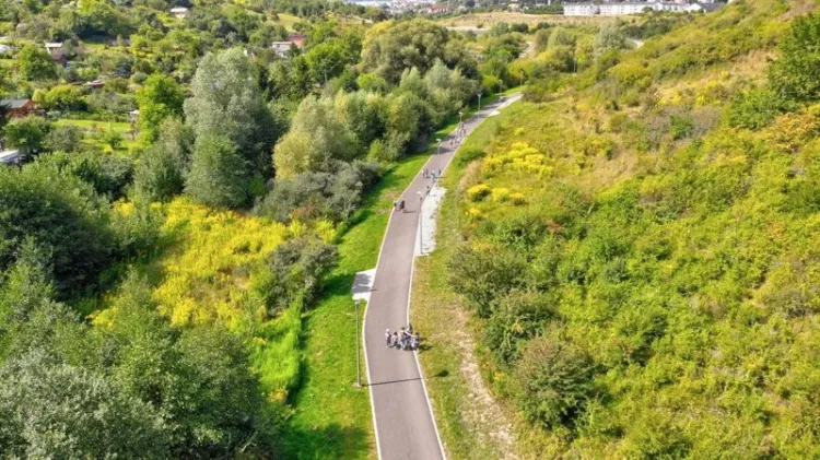 Nowa droga pieszo-rowerowa ma być gotowa w maju 2021 roku.