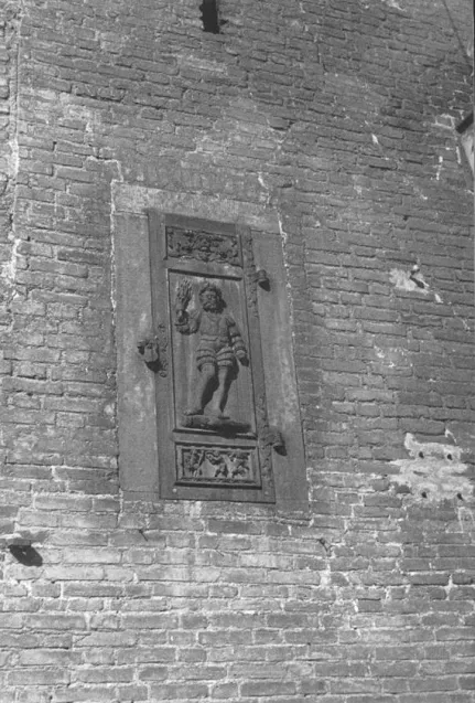 Przedwojenne zdjęcie drzwi kata na Wieży Więziennej w Gdańsku.