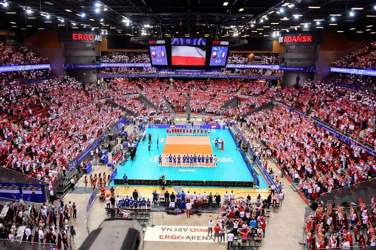 Ergo Arena w przeszłości była już miejscem wydarzeń siatkarskich najwyższej rangi: mistrzostw świata, mistrzostw Europy czy Ligi Światowej. Zdjęcie pochodzi z turnieju eliminacyjnego do igrzysk olimpijskich w 2019 roku, gdy Polska grała z Francją.