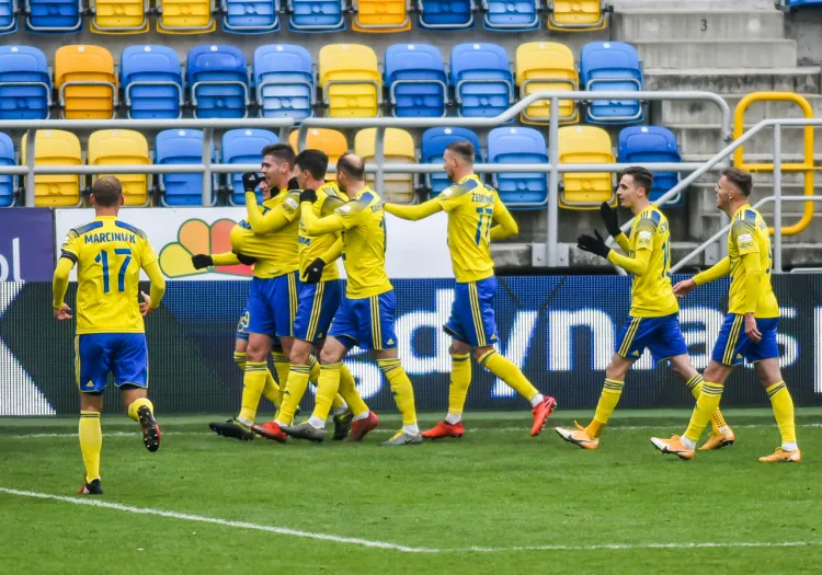 Michał Marcjanik zapewnił zwycięstwo Arce Gdynia w meczu z Koroną Kielce. Dla obrońcy żółto-niebieskich to pierwszy gol w tym sezonie.