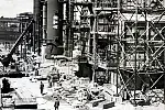 Początki Grupy Lotos sięgają 1971 roku, kiedy podjęto decyzję o budowie rafinerii ropy naftowej w Gdańsku.
