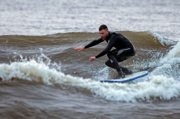 Surfing to najaktualniejsza pasja DJ-a NoZ-a spośród sportów wodnych.