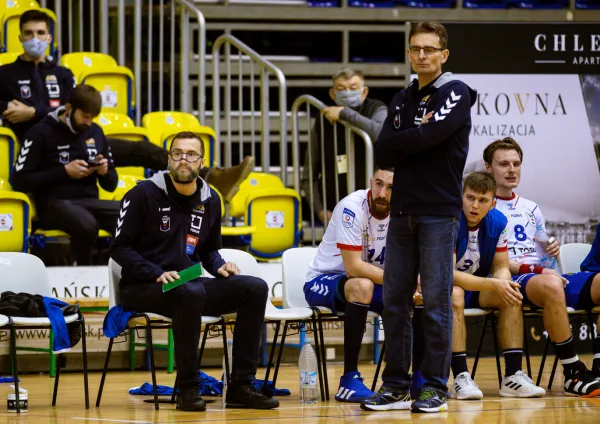 Krzysztof Kisiel uważa, że w pełnym składzie i przy wsparciu kibiców jego drużyna mogłaby grać o znacznie wyższe miejsca w PGNiG Superlidze niż w pierwszej rundzie rozgrywek. 