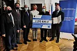 We wtorek w Urzędzie Marszałkowskim przekazano czek dla szpitala.