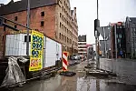 Skrzyżowanie ulic Chmielnej i Podwale Przedmiejskie w Gdańsku, które ucierpiało z powodu prowadzonej w pobliżu inwestycji. Zdjęcia zostały wykonane w ostatnich dniach grudnia.