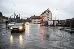 Skrzyżowanie ulic Chmielnej i Podwale Przedmiejskie w Gdańsku, które ucierpiało z powodu prowadzonej w pobliżu inwestycji. Zdjęcia zostały wykonane w ostatnich dniach grudnia.