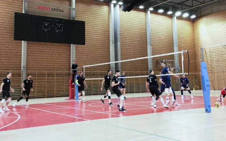 Trefl Gdańsk sparował z Visłą Bydgoszcz w hali bocznej Ergo Areny.