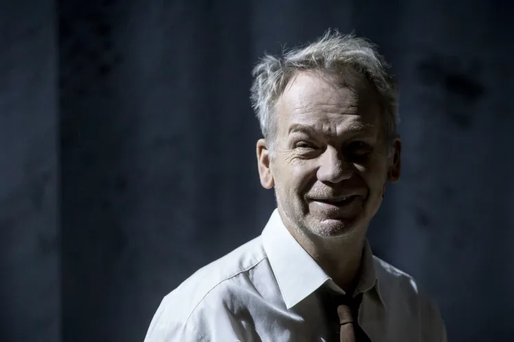 Mirosław Baka w spektaklu "Śmierć komiwojażera" w Teatrze Wybrzeże.