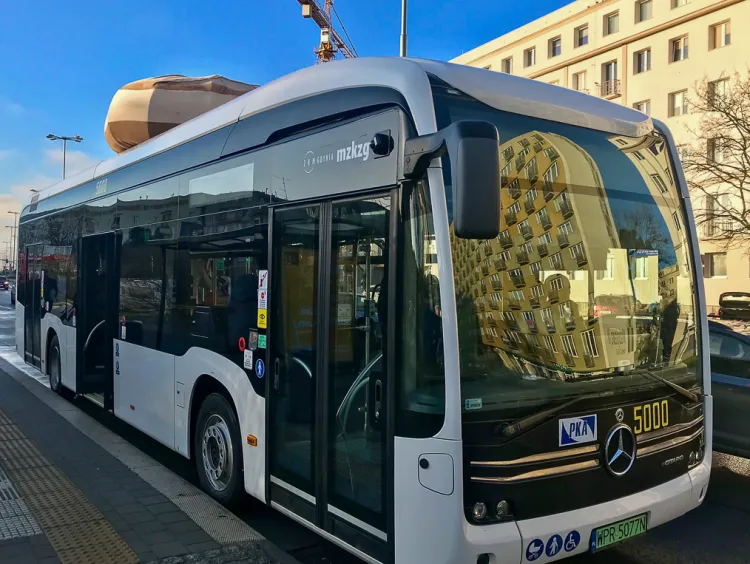 Autobus elektryczny Mercedesa był już na testach w Gdyni - w tłusty czwartek (20.02.2020 r.).