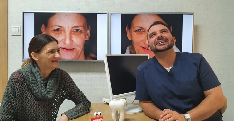 Doktor Tomasz Zarański - właściciel Perfect Smile Clinic i 
Karolina Grzędzicka nawiązali wyjątkową relację. To zaufanie ma wielkie znaczenie w tak skomplikowanym procesie serii zabiegów. 