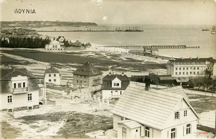 Widok na Gdynię z Kamiennej Góry. Fotografia została wykonana w 1926 r.