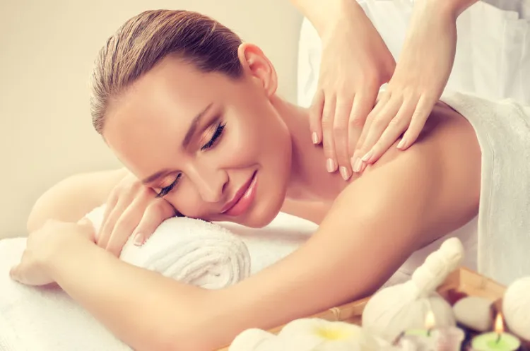Oprócz relaksu czy leczenia masaże mogą być stosowane jako wsparcie w walce o piękną sylwetkę. 