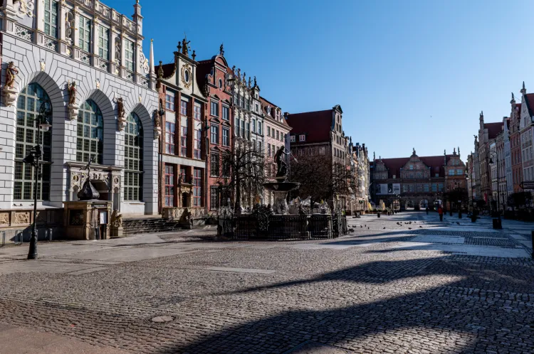 Na zwiedzanie Gdańska w dużych zorganizowanych grupach, pod opieką przewodnika, musimy jeszcze zaczekać. Dzięki spacerom online możemy jednak już teraz poznać mnóstwo anegdot i ciekawostek na temat życia w dawnym Gdańsku. 
