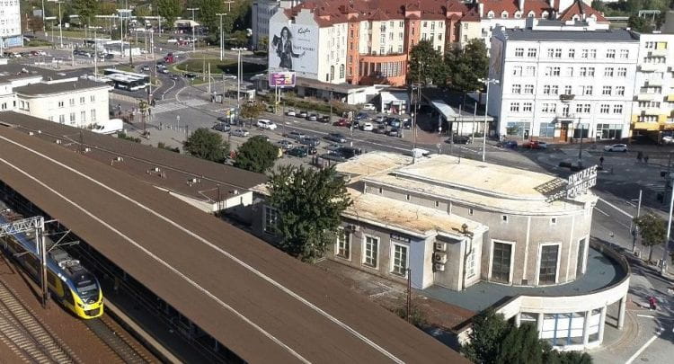 Pasażerowie podczas remontu dworca podmiejskiego w Gdyni będą korzystać z kontenerowego tymczasowego budynku.
