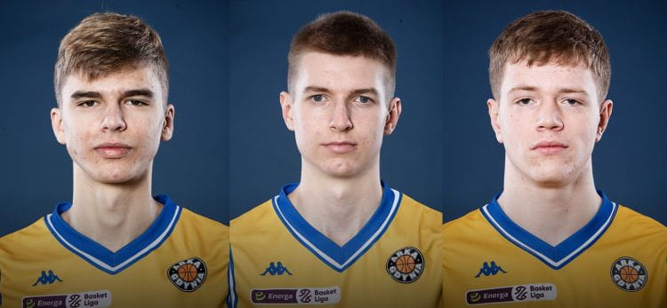 Michał Pluta (z lewej), Marcin  Kowalczyk (w środku) i Łukasz Walkowiak (z prawej) mają za sobą występy w pierwszym zespole Asseco Arki Gdynia w tym sezonie. W miniony weekend cała "3" walczyła o Puchar Polski U-19.