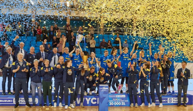 Rok temu Arka Gdynia triumfowała w Pucharze Polski po wygranej dogrywce z CCC Polkowice. Koszykarki chcą ponownie sięgnąć po to trofeum.