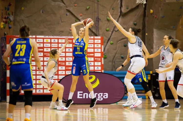 VBW Arka Gdynia i DGT Politechnika Gdańska w play-off Energa Basket Ligi Kobiet mogą spotkać się jedynie w finale. Dla gdynianek gra o złoto to obowiązek, gdańszczanki skupiają się na każdym kolejnym meczu.