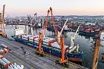 Morska Agencja Gdynia to przedsiębiorstwo w branży transportowo-logistycznej. Firma organizuje transport lądowo-morski kilkunastu tysięcy kontenerów w ciągu roku. Frachtuje statki, aranżuje przewóz drogowy i kolejowy. Zajmuje się także sztukami ciężkimi i ponadgabarytowymi, ładunkami sypkimi, płynnymi, a także drobnicą.